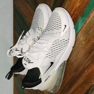 Nike Women’s Air Max 270
